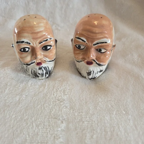 VTG OLD MAN HEADS BALD WITH BEARDS SALT & PEPPER SHAKERS - JAPAN - Picture 1 of 8